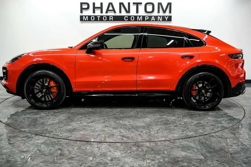 Used Porsche Cayenne Turbo 550 HP (404 kW) 2020 Orange SUV