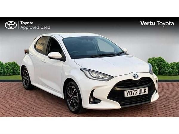 Used 2023 Toyota Yaris Design Hatchback | £16,895 (Good price) - Image 1/4
