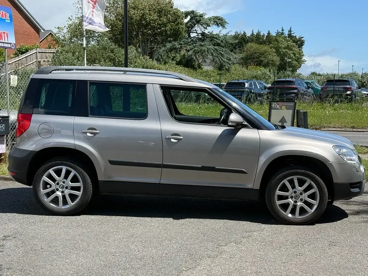 Used Skoda Yeti Elegance 152 HP (111 kW) 2011 Beige SUV