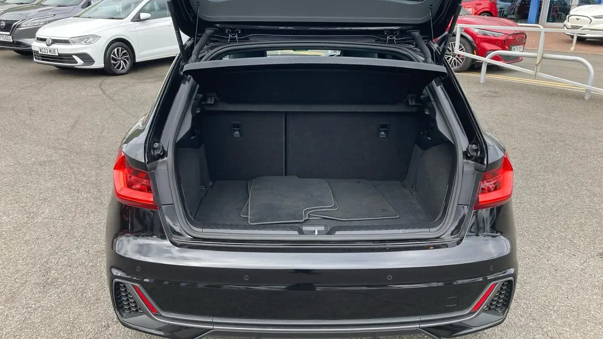 Used Audi A1 Advanced 95 HP (69 kW) 2023 Black SUV
