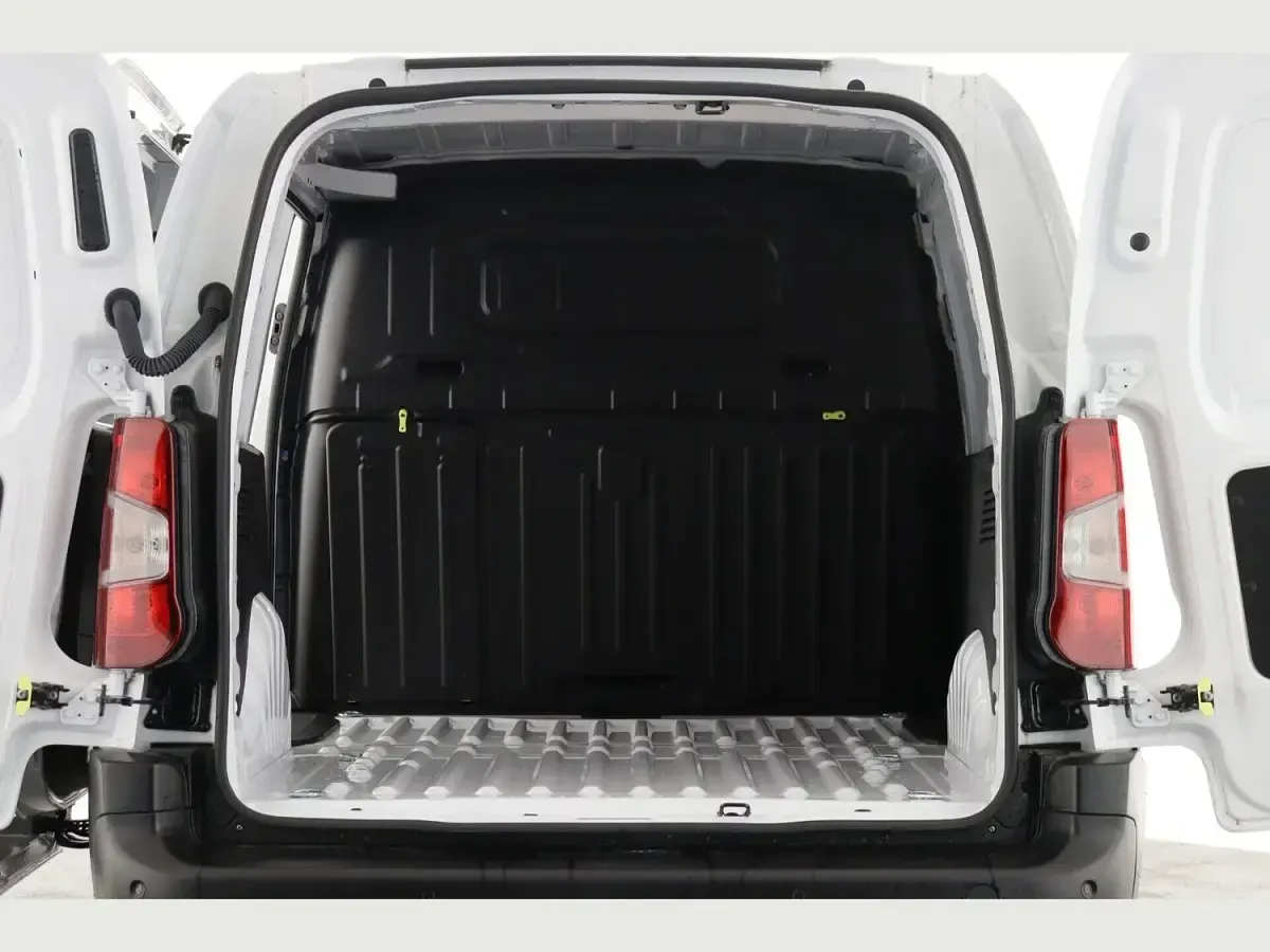New Citroën Berlingo 100 HP (73 kW) 2026 White MPV