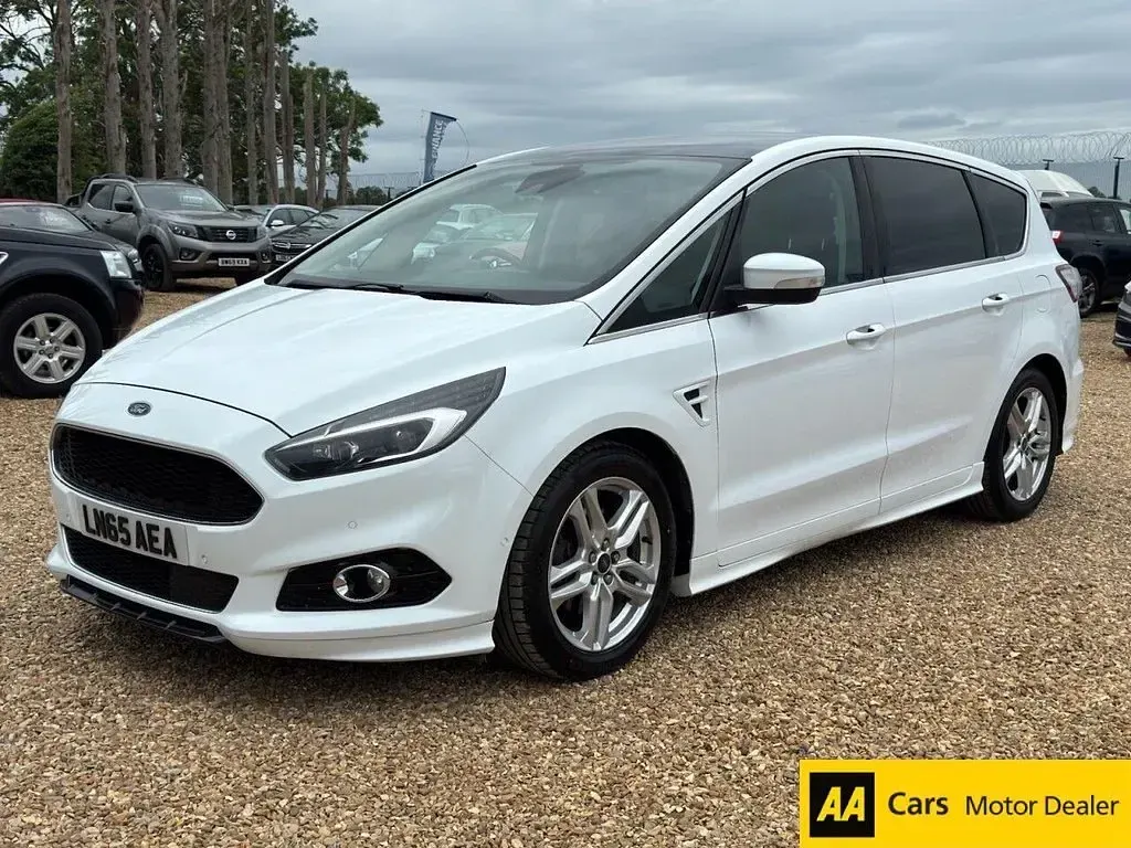 Used Ford S-MAX Sport 210 HP (154 kW) 2015 White MPV
