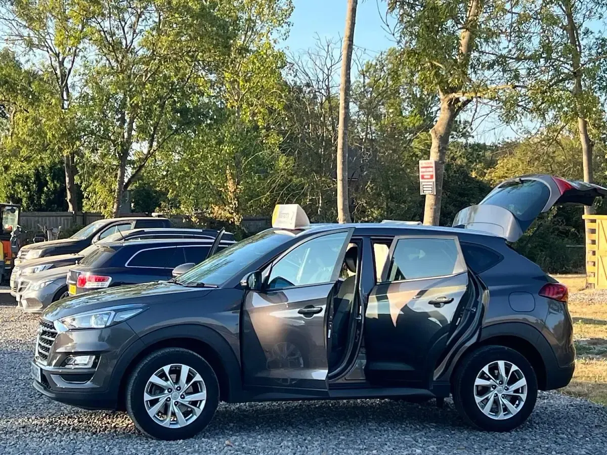 Used Hyundai Tucson SE 177 HP (130 kW) 2019 Grey SUV