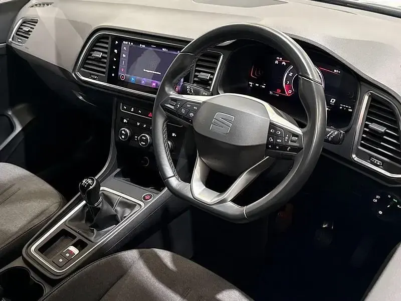 Begagnad Seat Ateca SE Technology 150 HK (110 kW) 2023 Grå SUV