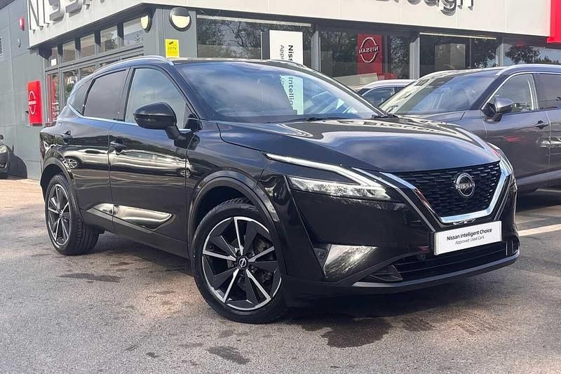 Black Used 2022 Nissan Qashqai Tekna SUV | £17,750 (A bit pricey) - Image 1/4