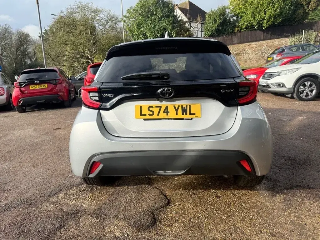 Used Toyota Yaris Design 91 HP (66 kW) 2024 Silver Hatchback
