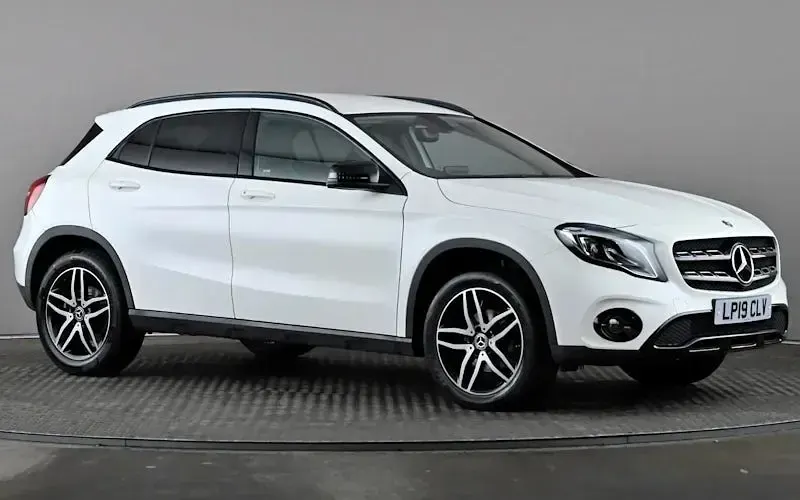 Usado Mercedes GLA180 Urban 122 HP (89 kW) 2019 SUV