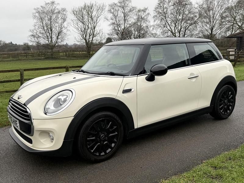 Used Mini Cooper Hatch 2016 White Hatchback