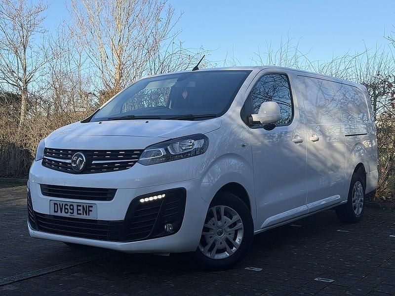 Used Vauxhall Vivaro Sportive 100 HP (73 kW) 2019 White MPV