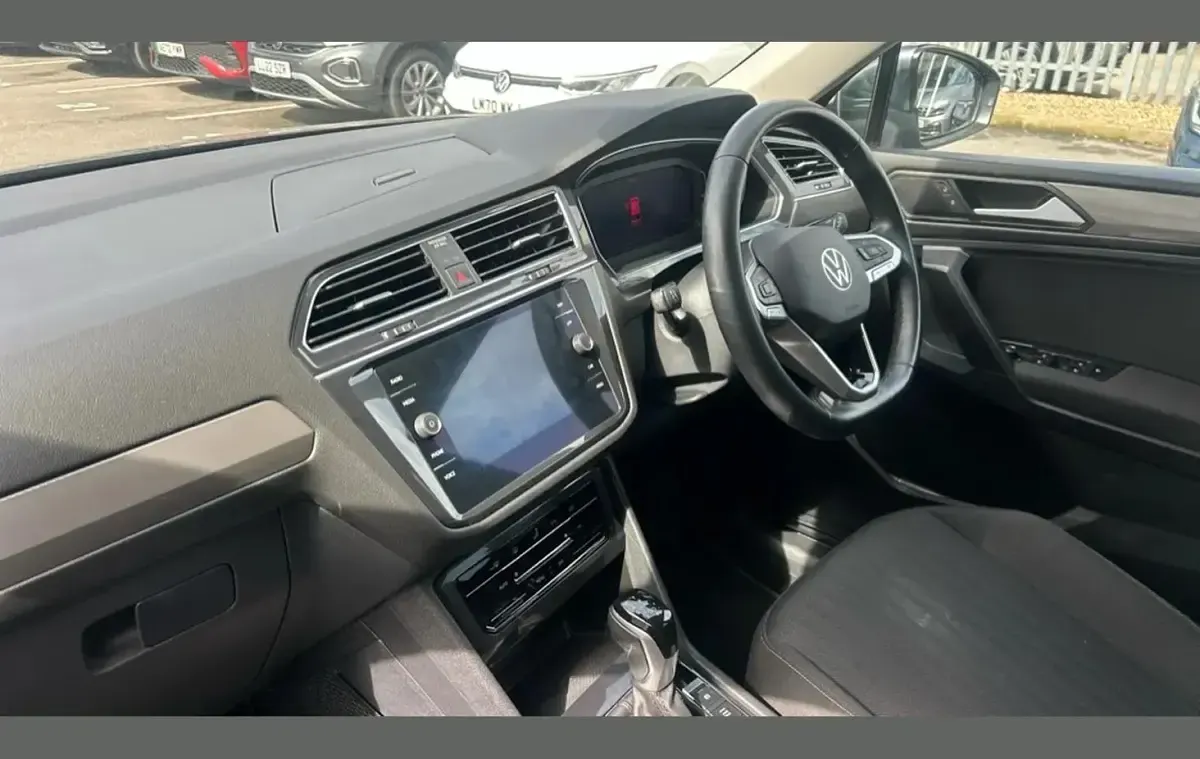 Used VW Tiguan Allspace Life 150 HP (110 kW) 2023 Grey SUV