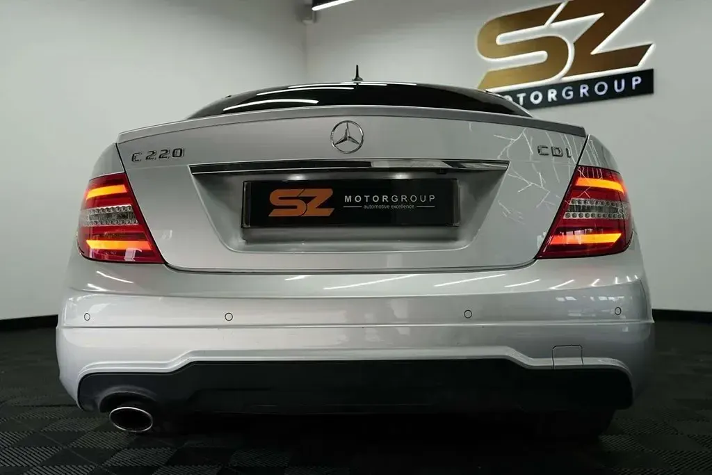 Begagnad Mercedes C220 Sport Edition 2014 Silver Sedan