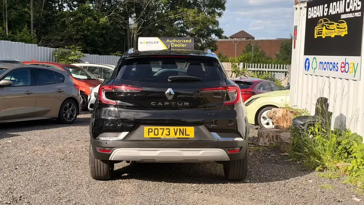 Used Renault Captur Techno 143 HP (105 kW) 2023 Black SUV