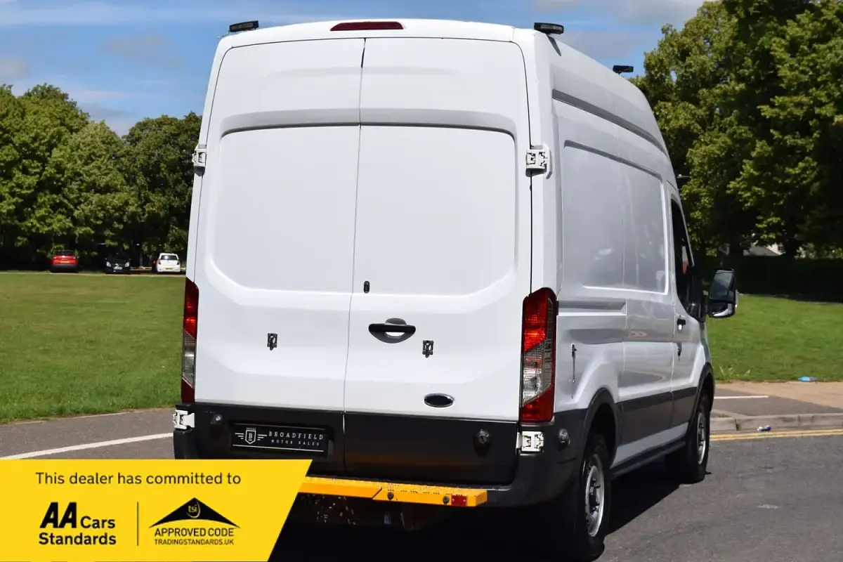 Used Ford Transit 130 HP (95 kW) 2018 White Van