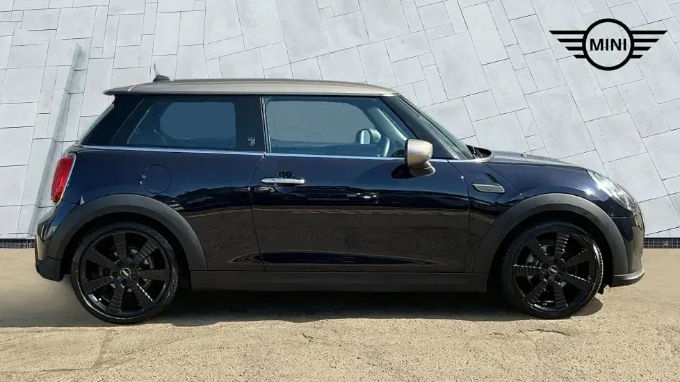 Used Mini Cooper Exclusive 134 HP (98 kW) 2023 Black Hatchback