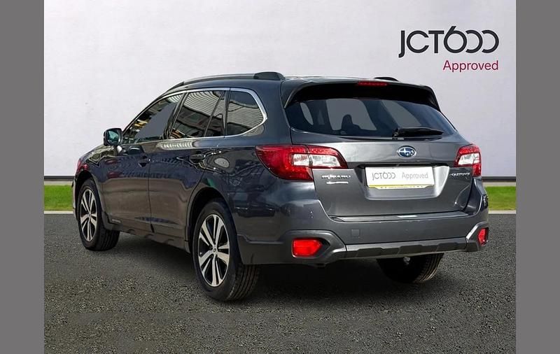 Second-hand Subaru Outback Premium 173 CP (127 kW) 2021 Gri Break