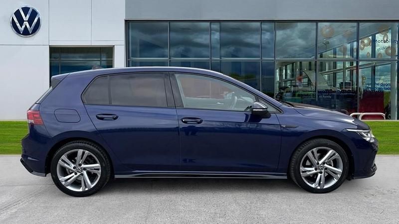 Used VW Golf VIII R-line 130 HP (95 kW) 2023 Atlantic blue metallic