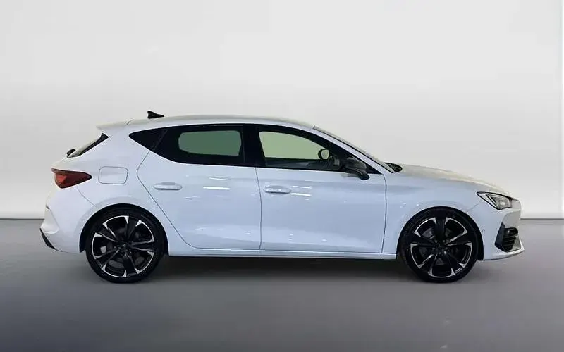Used Cupra Leon VZ2 245 HP (180 kW) 2022 White Hatchback