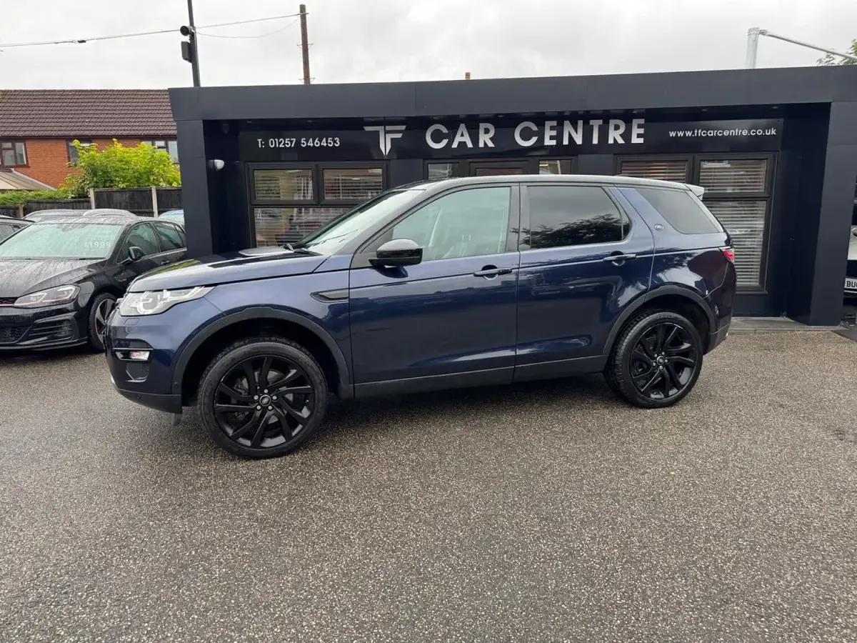 Used Land Rover Discovery 5 HSE Luxury 2017 Blue SUV
