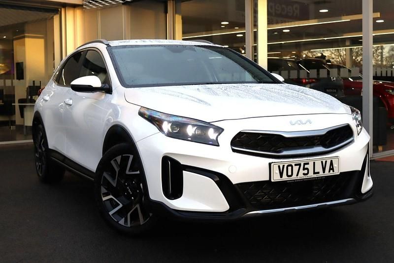 White New 2025 Kia XCeed SUV | £20,946 (Good price) - Image 1/4