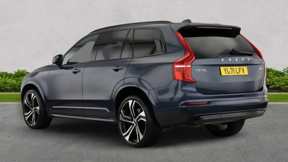 Used Volvo XC90 R-Design Pro 250 HP (183 kW) 2022 Blue SUV