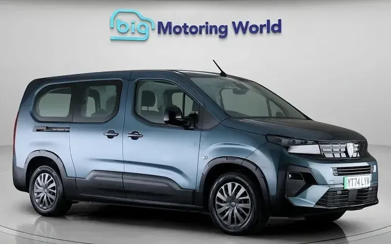 Used Peugeot e-Rifter Allure 100 kW (136 HP) 2025 MPV