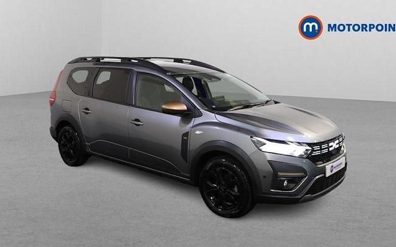 Used Dacia Jogger Extreme 141 HP (103 kW) 2025 Grey MPV