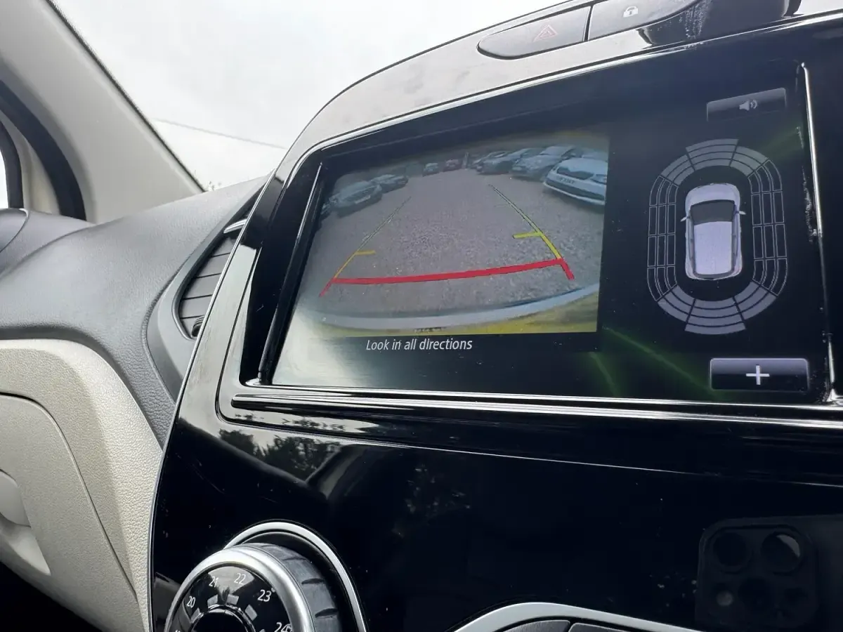 Used Renault Captur GT-Line 90 HP (66 kW) 2018 Cream/black SUV