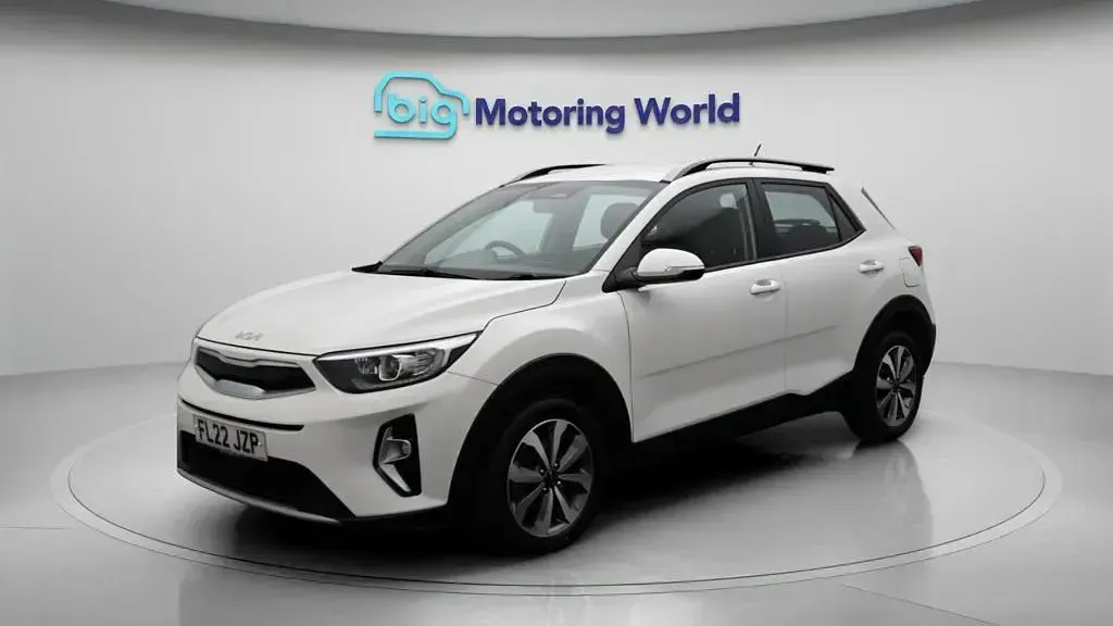 Used Kia Stonic 99 HP (72 kW) 2022 White SUV