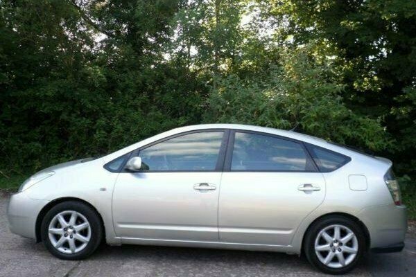 Used Toyota Prius 76 HP (55 kW) 2005 Hatchback