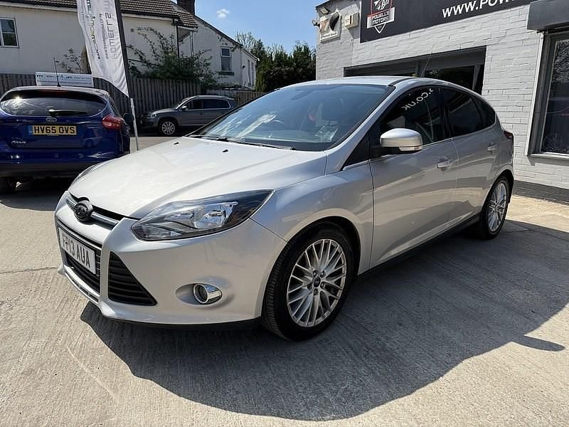 Used Ford Focus Zetec 115 HP (84 kW) 2013 Silver Hatchback