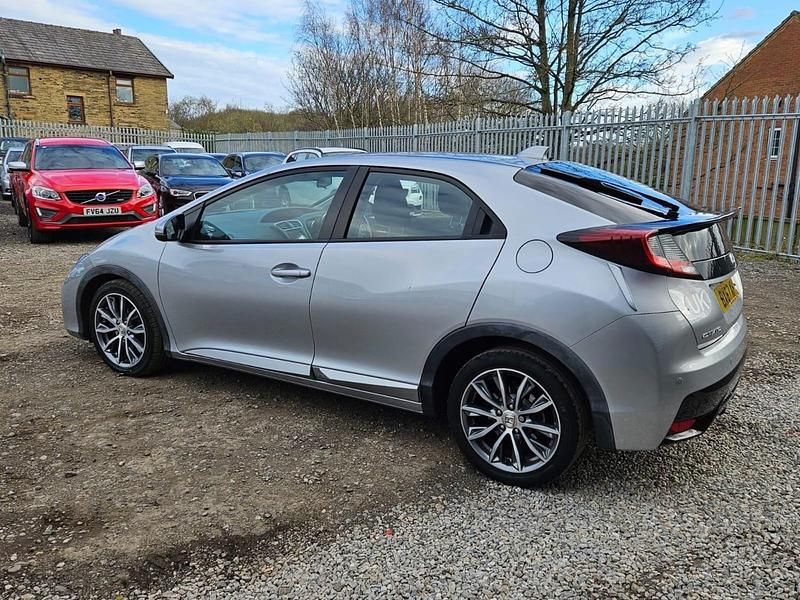 Used Honda Civic SE Plus 120 HP (88 kW) 2017 Silver Hatchback