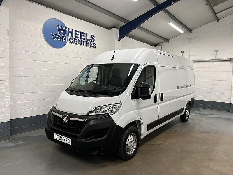 White Used 2024 Vauxhall Movano MPV | £18,390 (Fair price) - Image 1/4