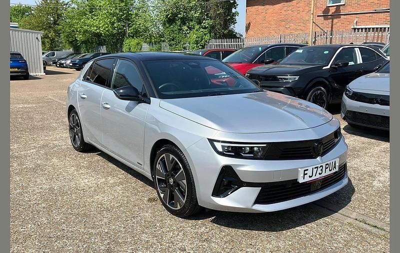 Grey Used 2024 Vauxhall Astra Ultimate Hatchback | £20,695 (Good price) - Image 1/3