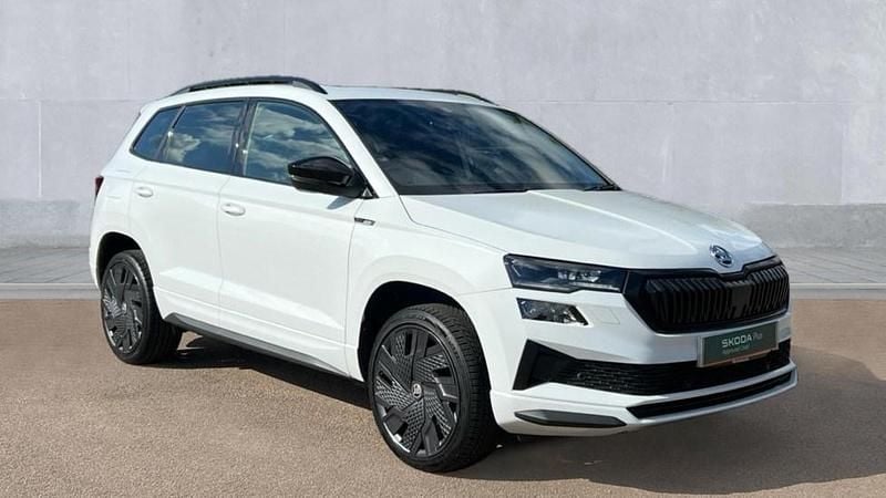 White Used 2022 Skoda Karoq SportLine SUV | £22,580 (Fair price) - Image 1/4