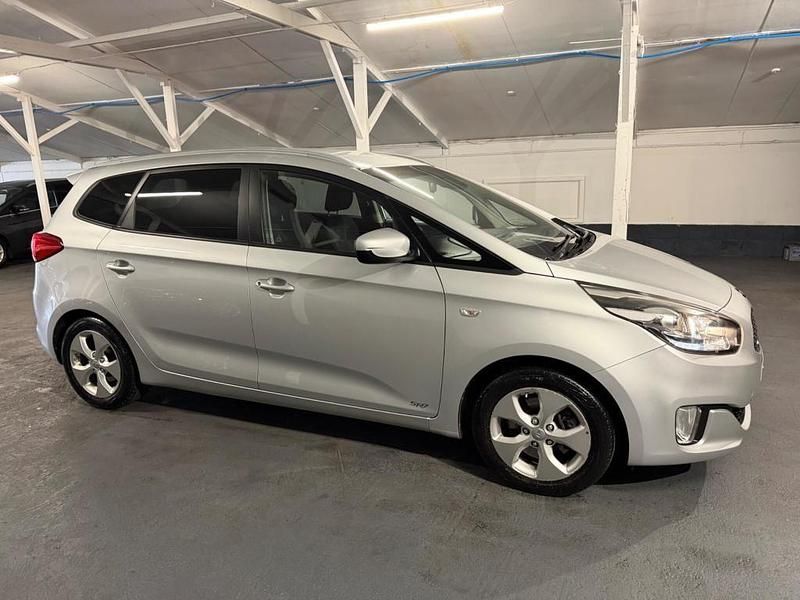Used Kia Carens 133 HP (97 kW) 2015 Silver MPV