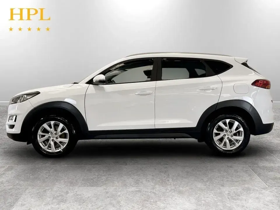 Used Hyundai Tucson SE 132 HP (97 kW) 2019 White SUV