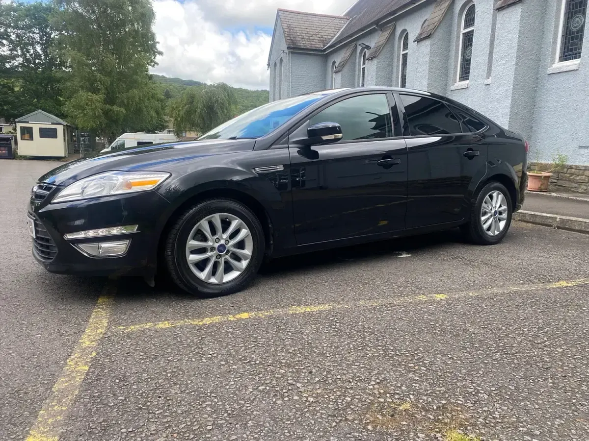Used Ford Mondeo 115 HP (84 kW) 2014 Black Hatchback