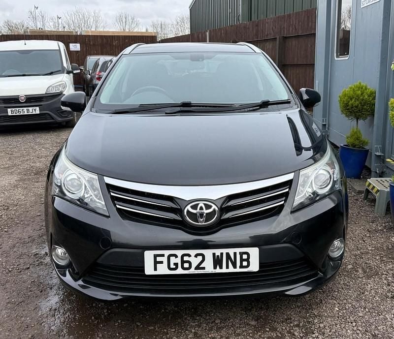 Used Toyota Avensis Multidrive S 147 HP (108 kW) 2012 Black Estate