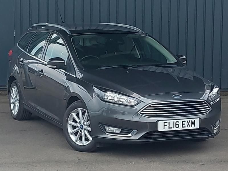 Used Ford Focus Titanium 125 HP (91 kW) 2016 Grey Estate