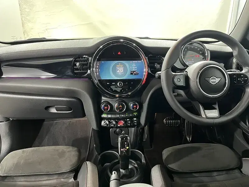 Used Mini Cooper Hatch 134 HP (98 kW) 2022 Black Hatchback