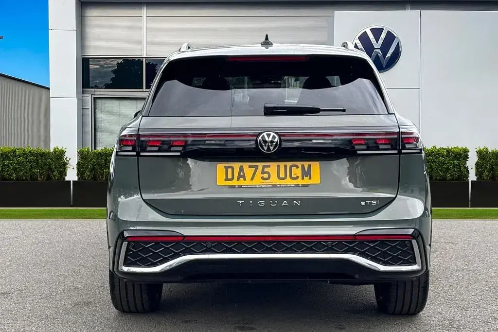 Used VW Tiguan R-line 150 HP (110 kW) 2025 Green SUV