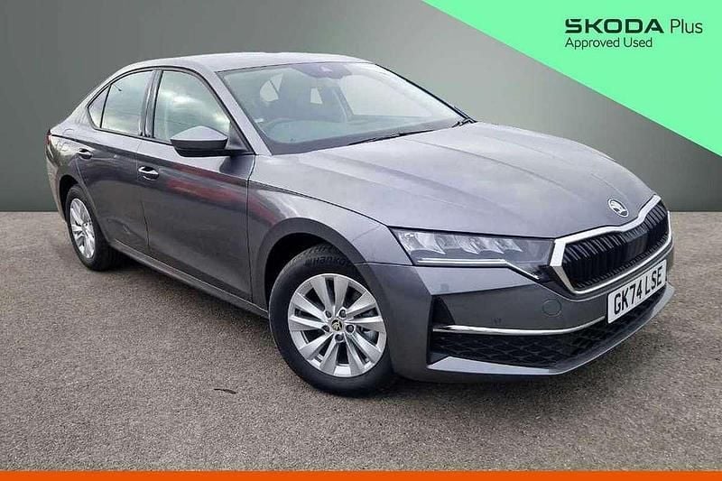 Graphite grey metallic Used 2024 Skoda Octavia SE Technology Hatchback | £21,100 (Fair price) - Image 1/4