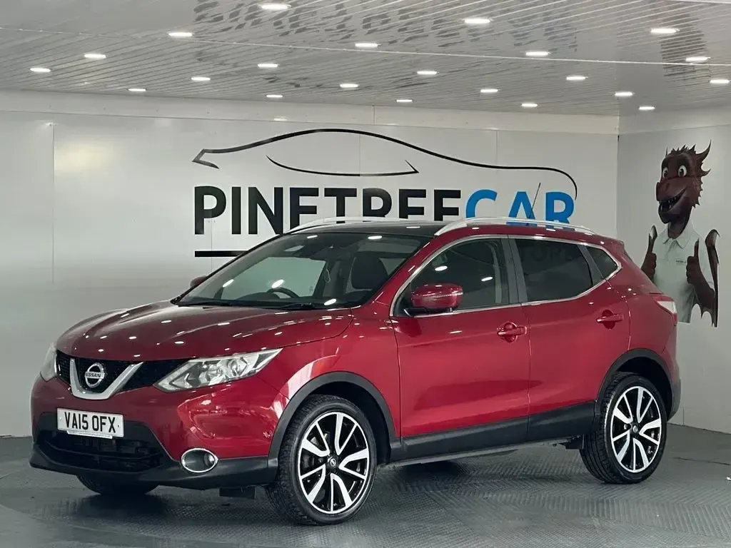 Used Nissan Qashqai S 130 HP (95 kW) 2015 Red SUV