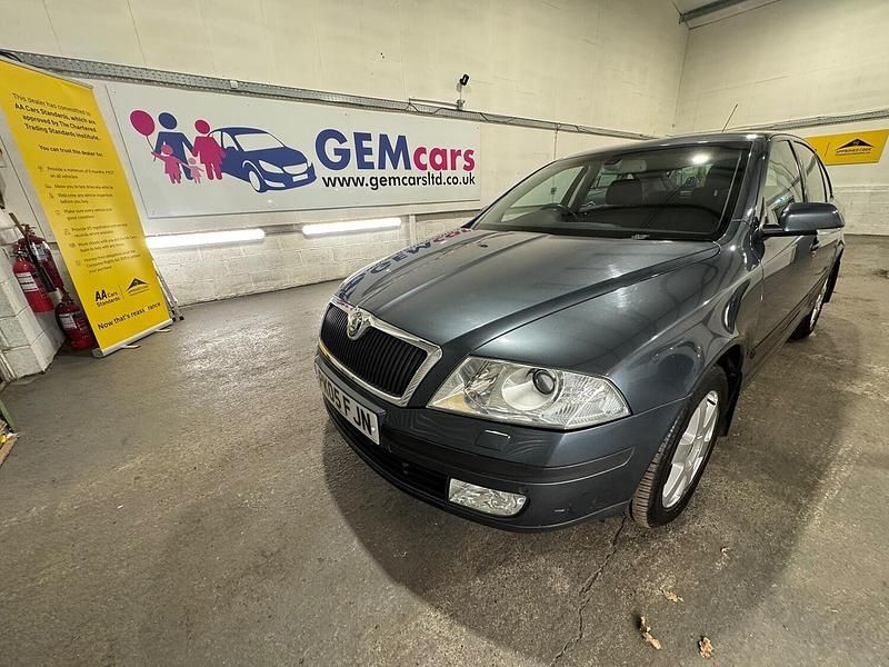 Grey Used 2005 Skoda Octavia Elegance Hatchback | £2,350 - Image 1/4