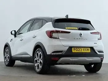 Begagnad Renault Captur Techno 142 HK (104 kW) 2023 Vit SUV