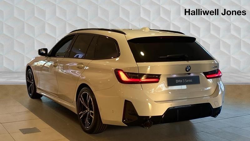 Begagnad BMW 320 M Sport 181 HK (133 kW) 2025 Vit Kombi