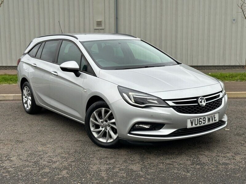 Used Vauxhall Astra 110 HP (80 kW) 2019 Silver Estate