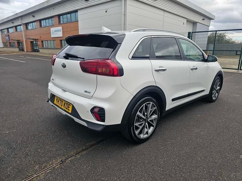 Used Kia Niro 2020 Clear white SUV