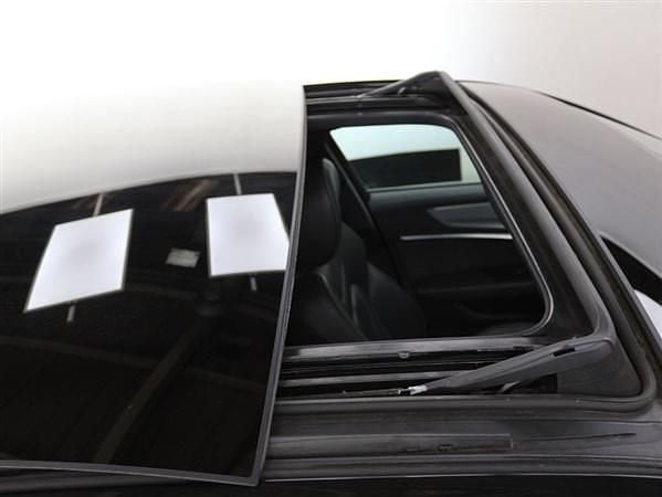 Image 2/4