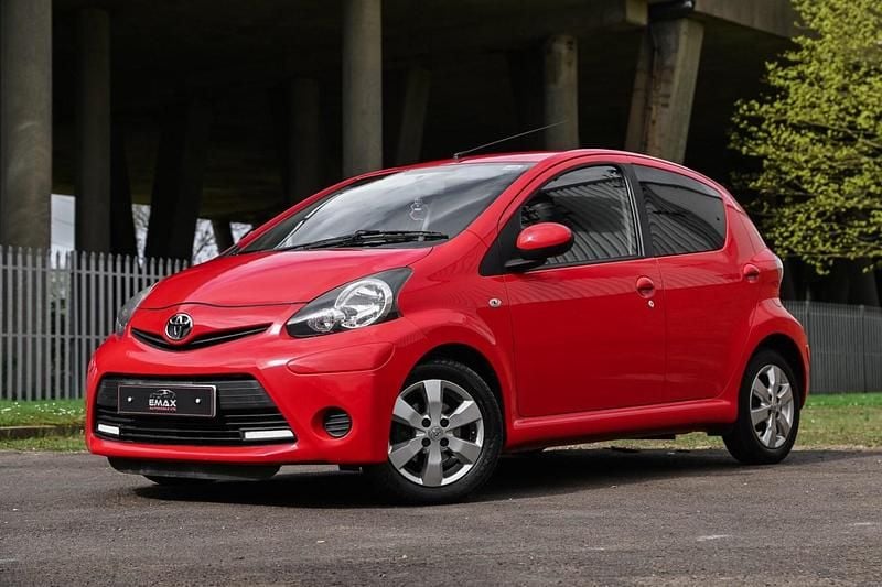 Used Toyota Aygo Style 2014 Red Hatchback